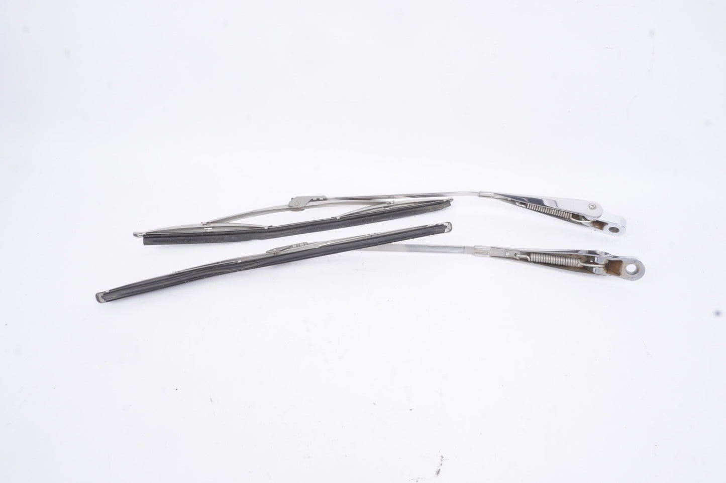 MERCEDES  WIPER ARM 110 820 0344  W110 W111 W112  230S 220S LEFT RIGHT SIDE