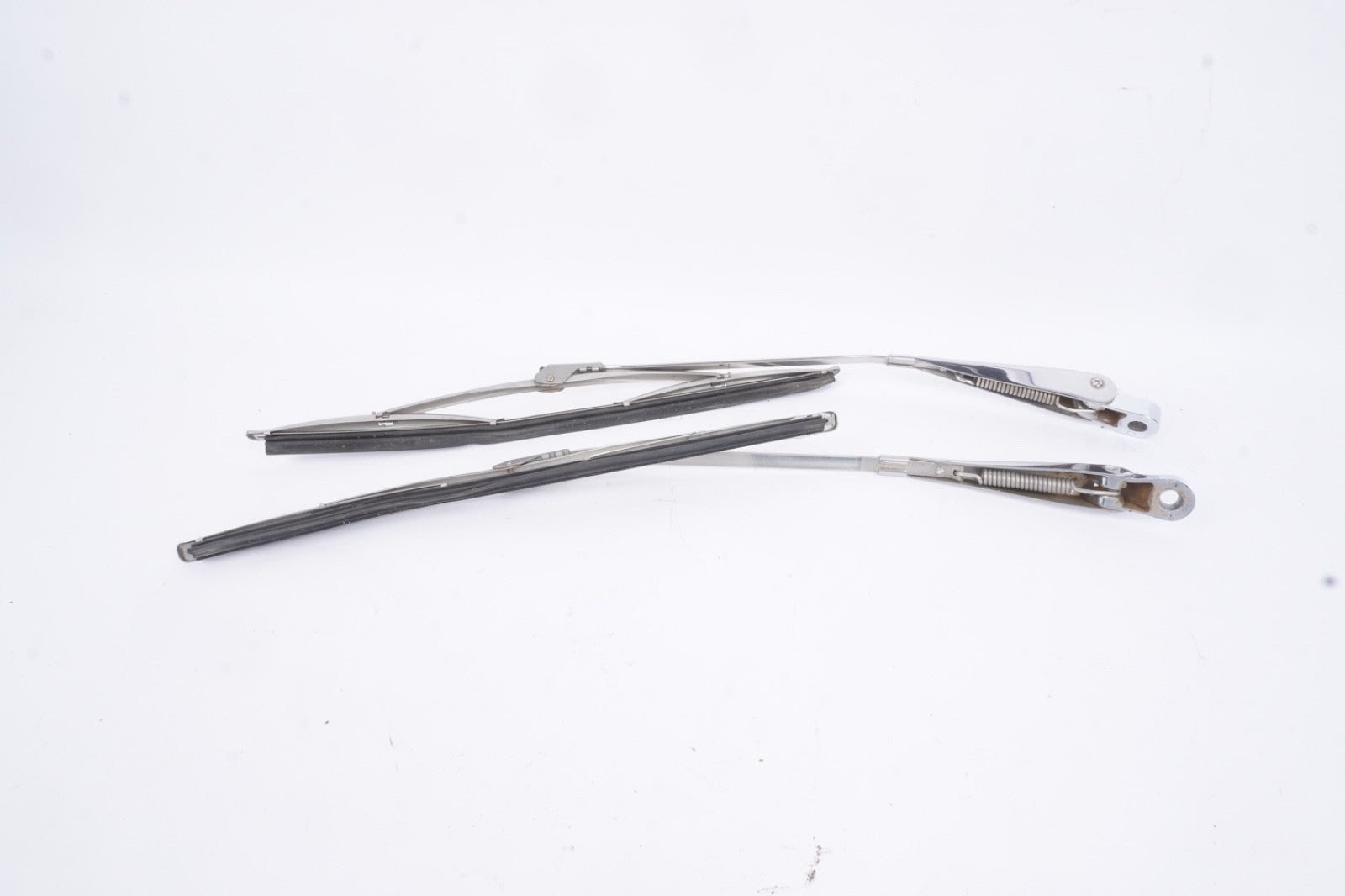 MERCEDES  WIPER ARM 110 820 0344  W110 W111 W112  230S 220S LEFT RIGHT SIDE