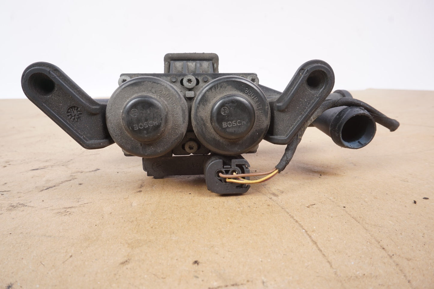 2012-2018 BMW 550i 650i 750i HVAC Heater Water Control Valve 64119119164  OEM