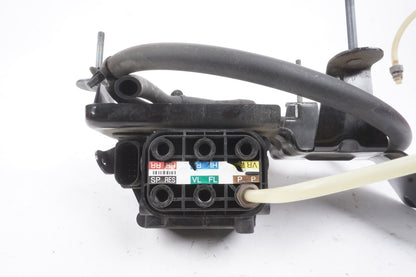 2013 - 2015 Mercedes GL450 Left Air Compressor Bracket OEM