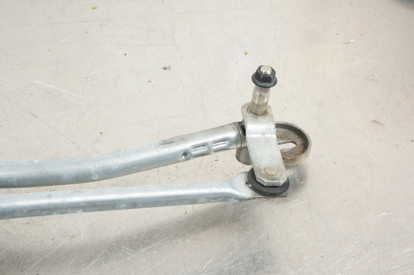 Mercedes R230 SL55 SL500 windshield wiper motor and linkage SL600 0390241442