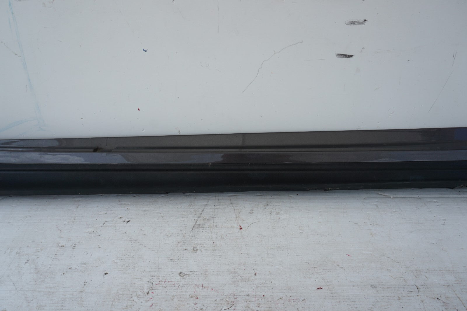 2014-2017 MASERATI GHIBLI RIGHT PASSENGER SIDE ROCKER PANEL SKIRT MOLDING OEM