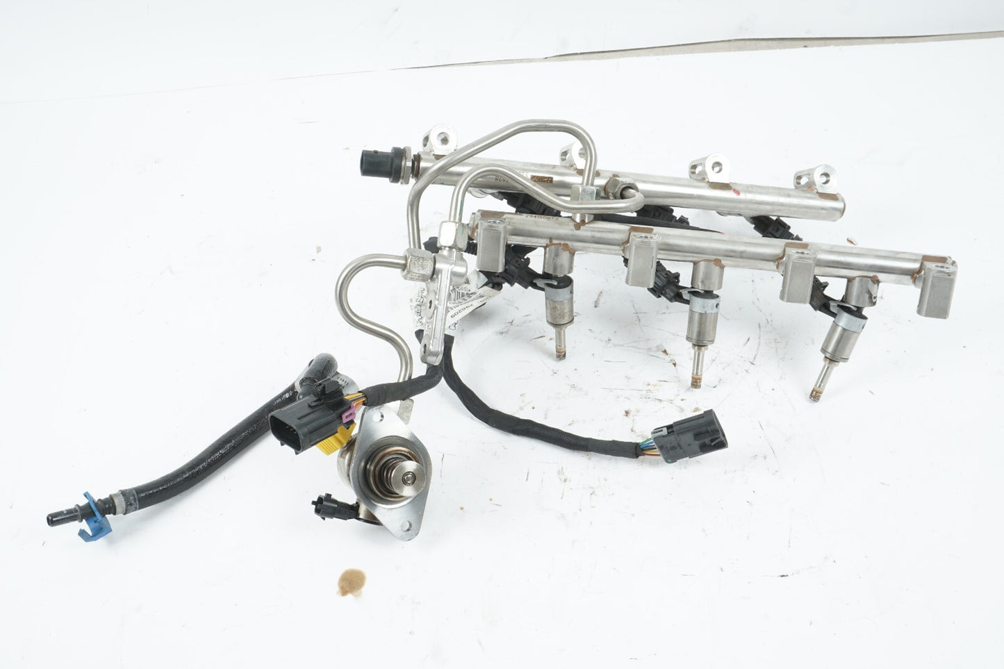 2014 - 2017 MASERATI QUATTROPORTE 3.0L FUEL RAIL W/ INJECTORS OEM 51K