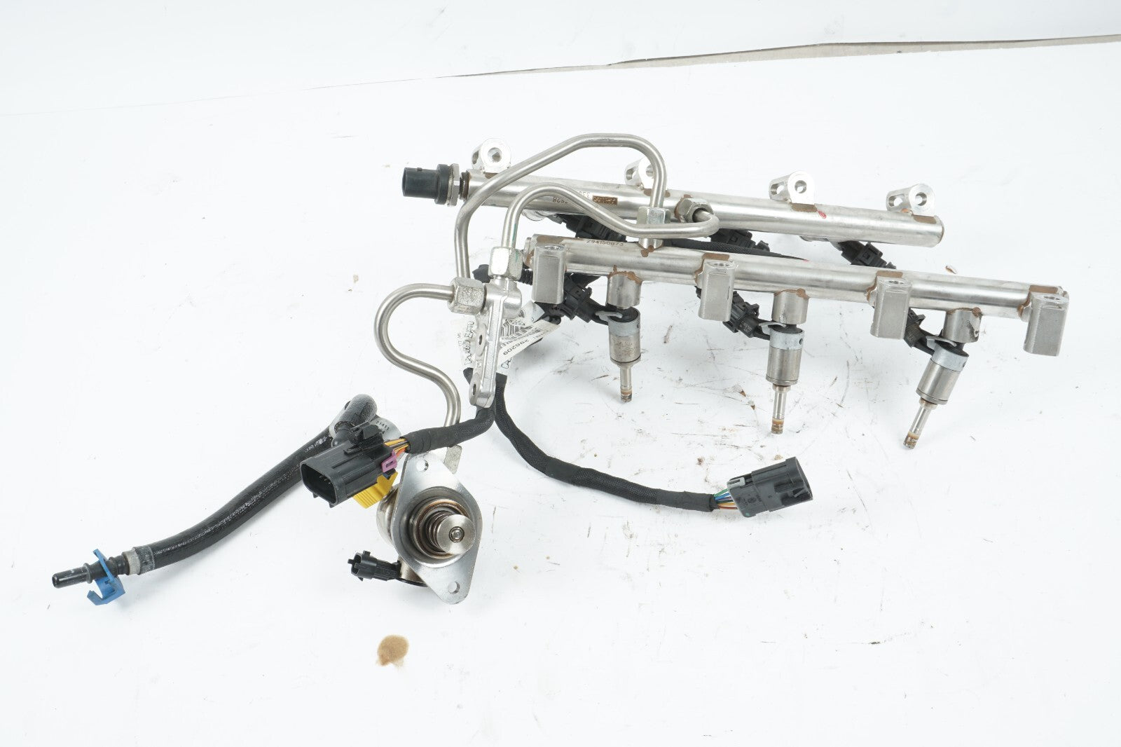 2014 - 2017 MASERATI QUATTROPORTE 3.0L FUEL RAIL W/ INJECTORS OEM 51K