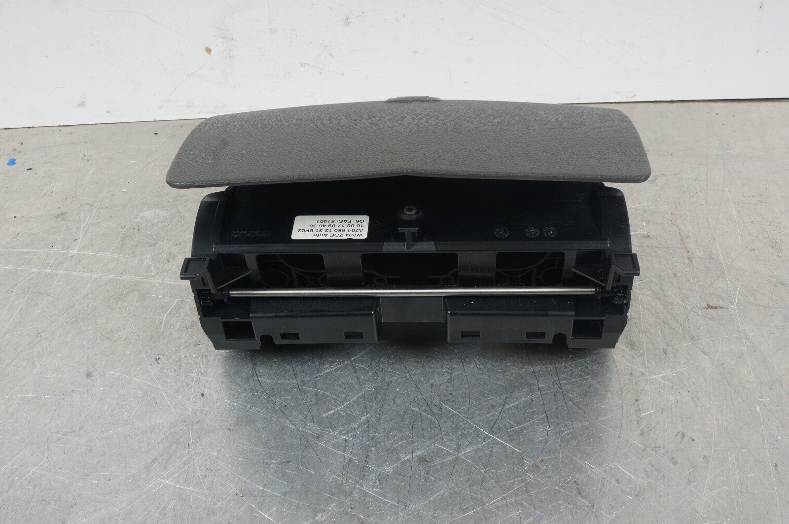 08-11 Mercedes W204 C300 Dashboard Screen Display Monitor Assembly OEM