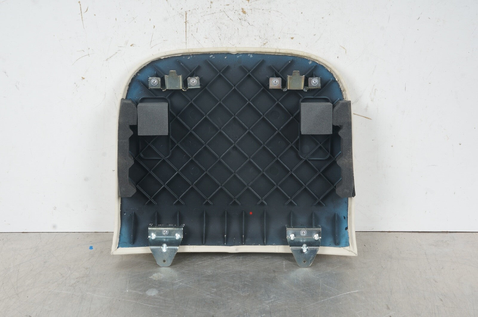 11-20 BENTLEY MULSANNE FRONT  SEAT LEATHER BACK COVER 3Y5881117