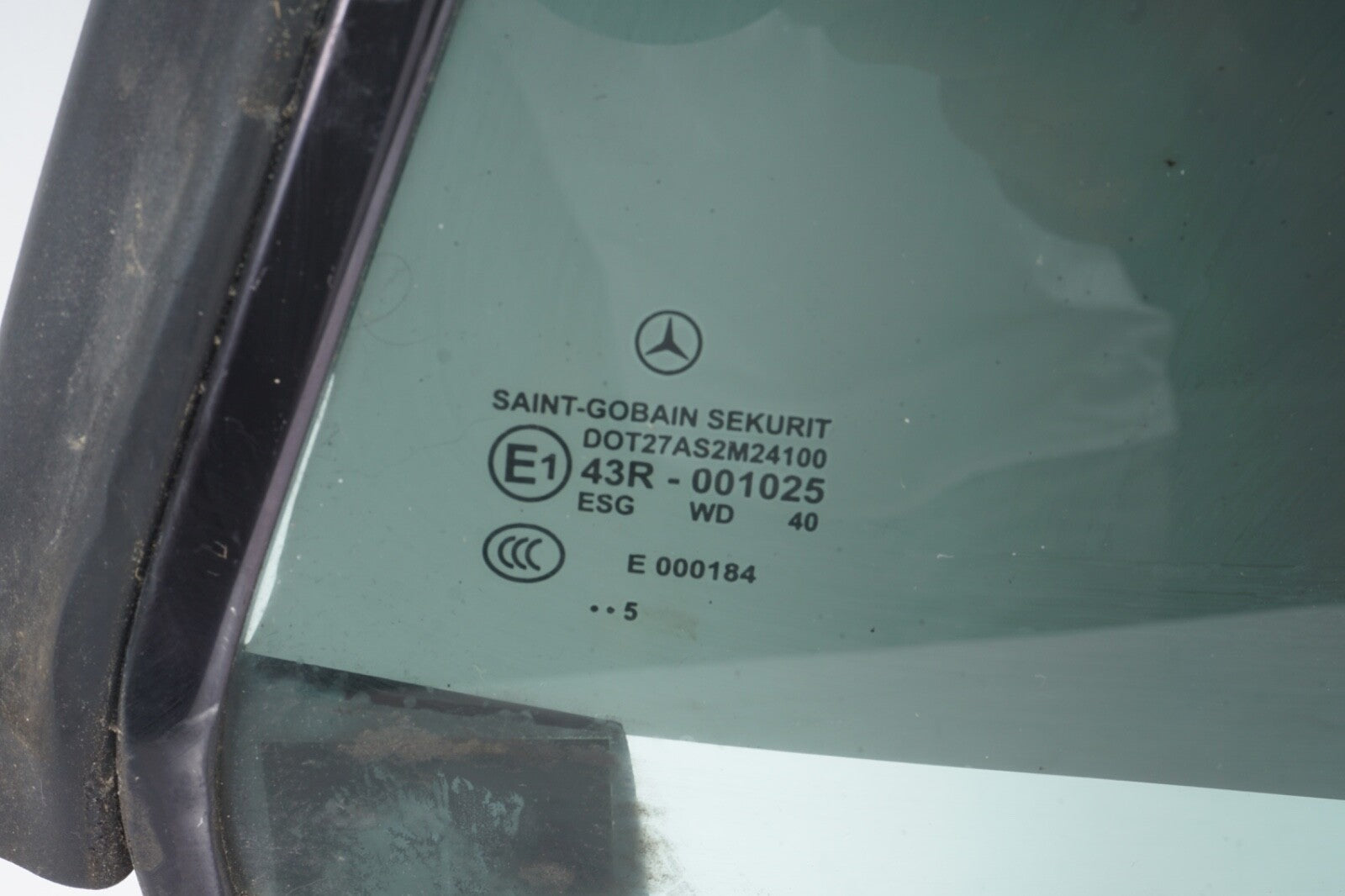 03 - 12 Mercedes R230 SL500 SL600 REAR LEFT DRIVER SIDE QUARTER WINDOW GLASS OEM