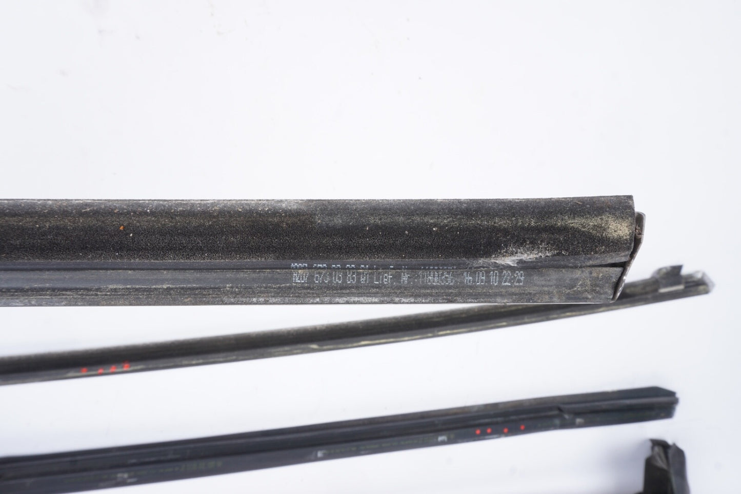 2011-2014 MERCEDES E350 CONVERTIBLE REAR QUARTER RUBBER SEAT LEFT & RIGHT