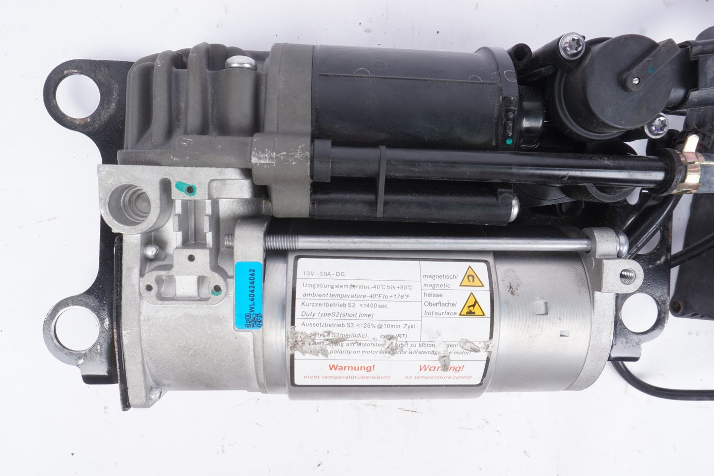 2012 - 2017 Audi A8 3.0l Air Suspension Compressor Pump OEM