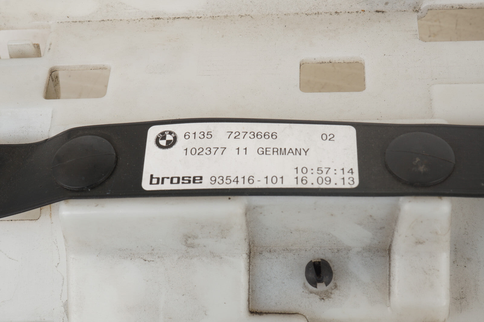 2014 - 2016 BMW 428i F32 COUPE TRUNK LID SMART OPENER CONTROL MODULE PANEL OEM