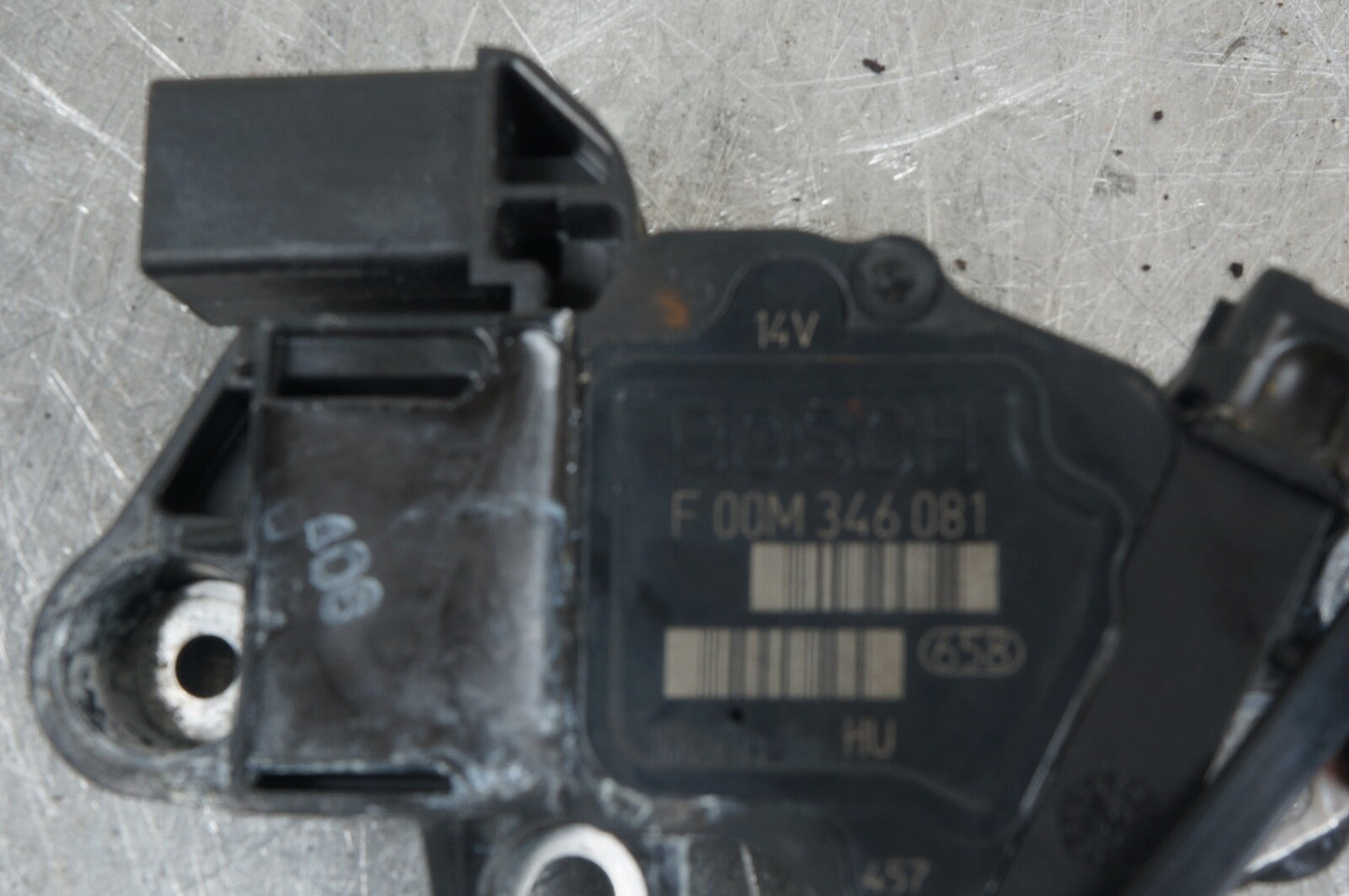 MERCEDES BENZ ALTERNATOR REGULATOR F00M 346 081 A0031546906 OEM