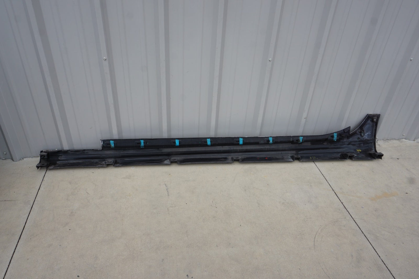 2014 - 2022 Maserati Ghibli Right Passenger Side Rocker Panel Skirt Molding OEM