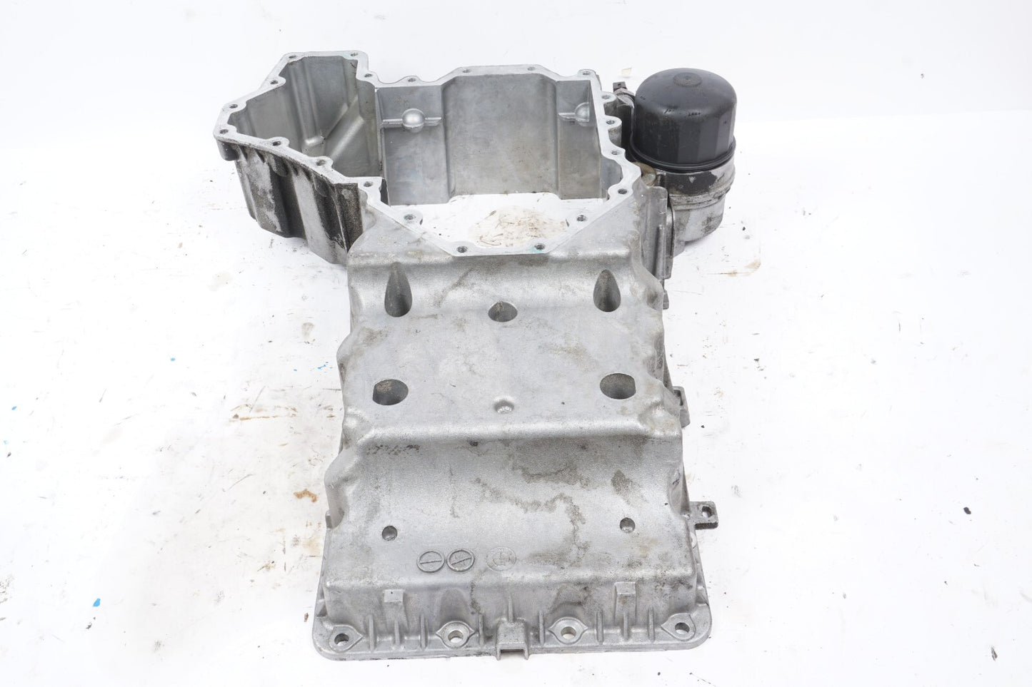 13 - 18 BMW 550I 650I 750I 4.4L N63TU Oil Pan Upper OEM