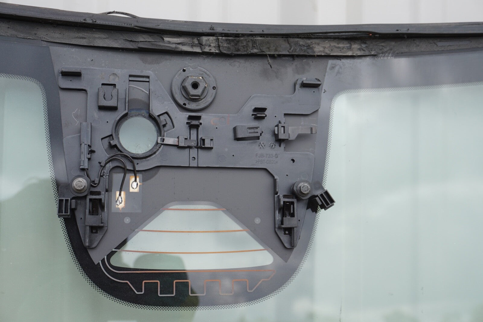 2021 - 2023 POLESTAR 2 WINDSHIELD GLASS
