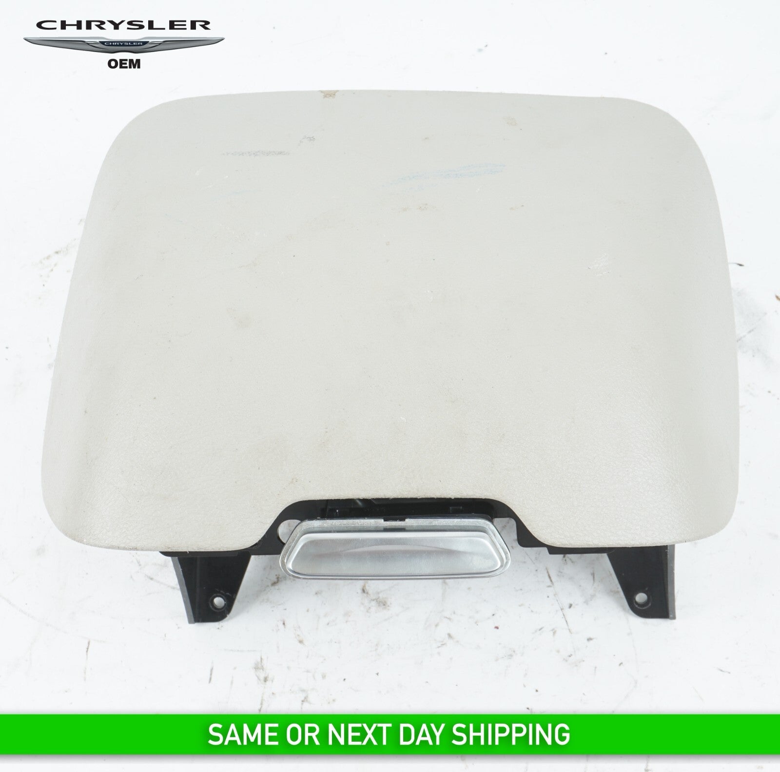 2017 - 2020 CHRYSLER PACIFICA DASH PANEL CENTER STORAGE BIN TRAY  OEM