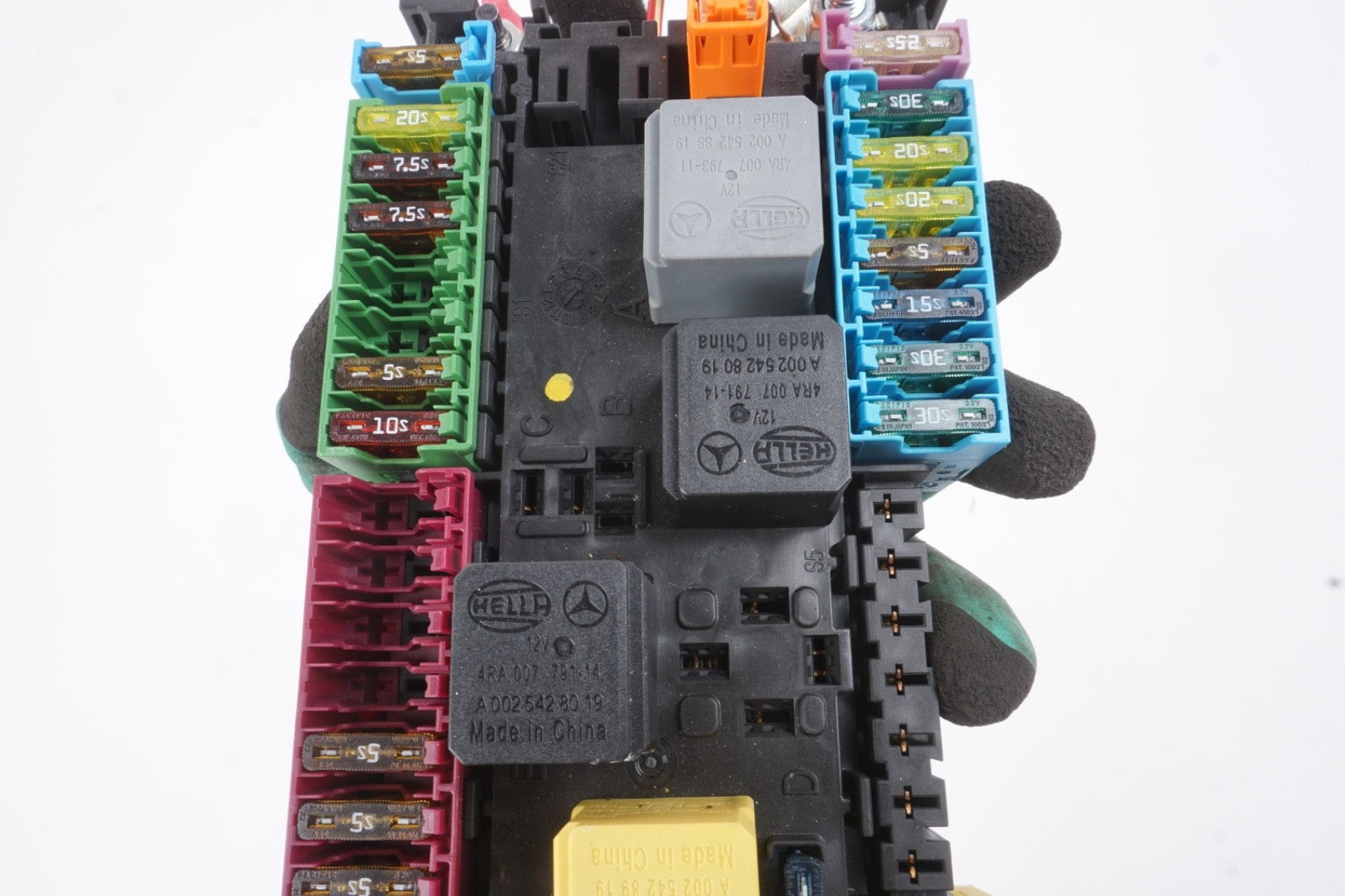 2013 - 2016 Mercedes-Benz GL450 X166 AT Front Right Under Seat Fuse Relay Box