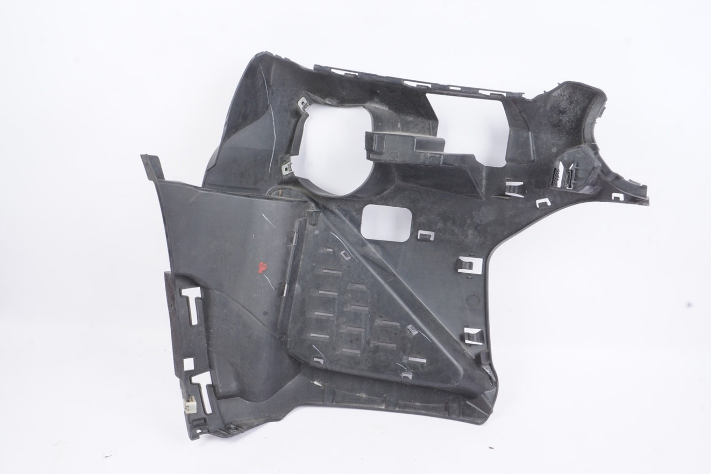 BMW X2 F39 FRONT RIGHT BUMPER FOG LAMP SUPPORT 51118069092 8069092