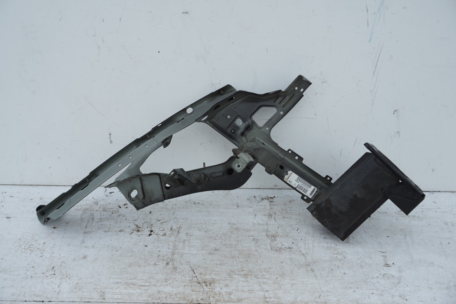 11-18 Porsche Cayenne 958 RIGHT PASENGE FRONT APRON FRAME RAIL BODY CLIP CUT OEM