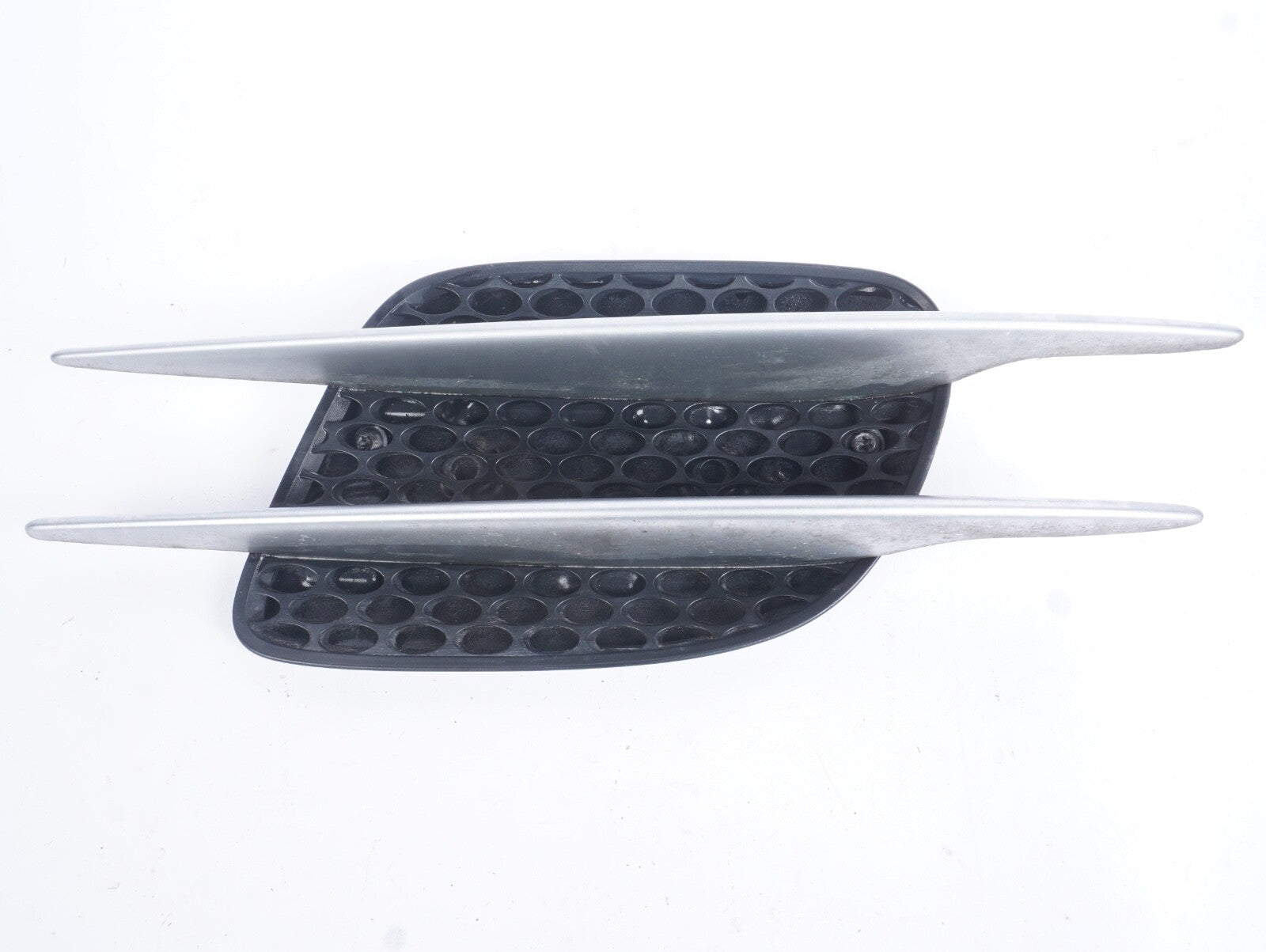 03-08 Mercedes R230 SL500 SL55 AMG SL550 Fender Grill Grille Vent Right Side OEM