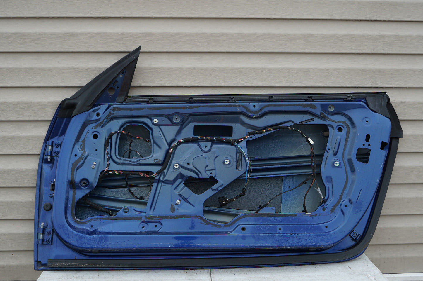 07 08 09 10 BMW 328i E93 CONVERTIBLE FRONT RIGHT PASSENGER DOOR SHELL OEM