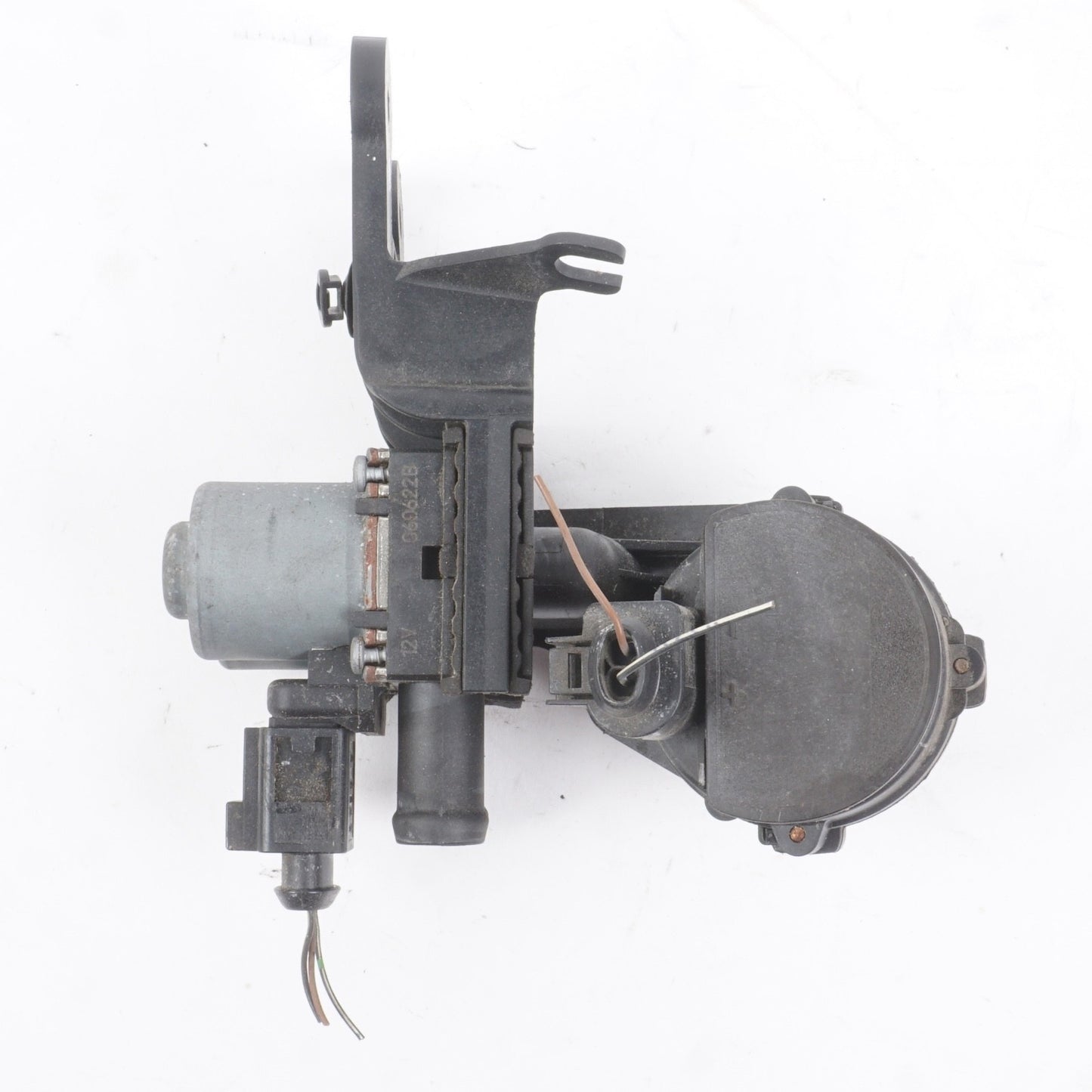 2007 - 2009 AudiI A6 S6 Heater Control Valve Circulation Water Pump OEM