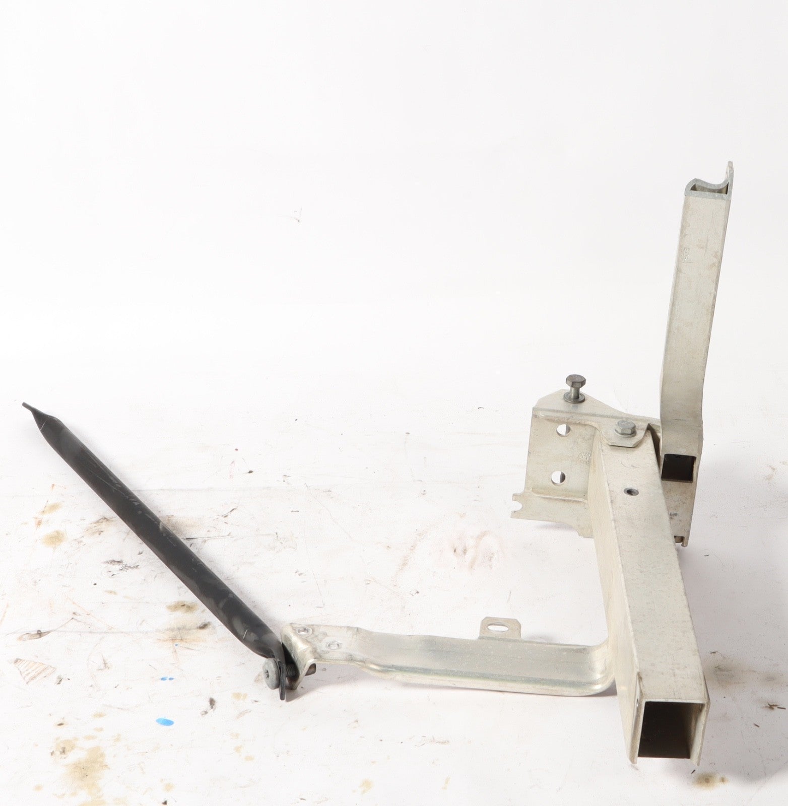 2012 - 2019 BMW 640i 650i Front Bumper Deformation Bracket Right OEM Used