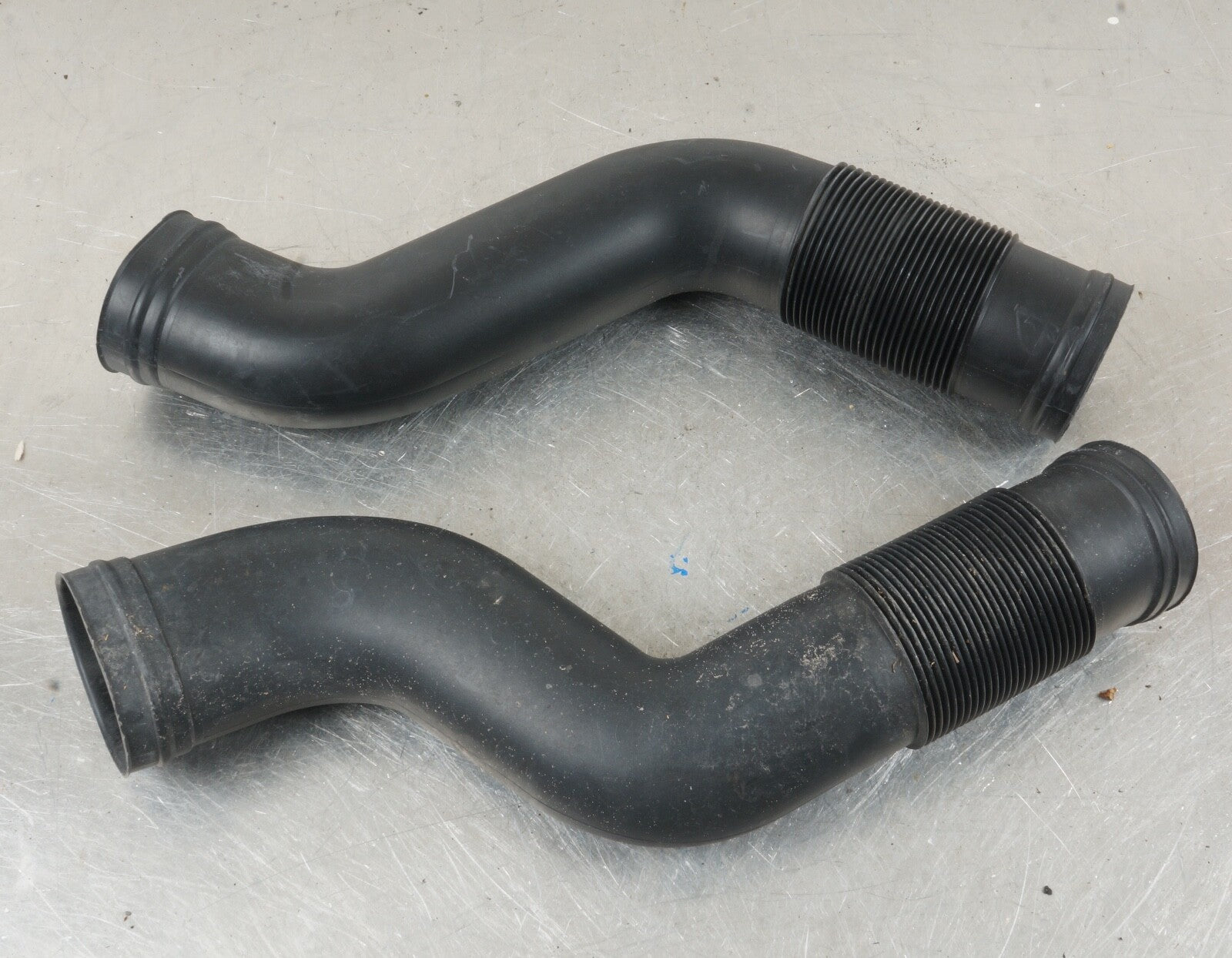 06-12 Mercedes W164 ML500 ML350 Air Intake Duct Pipe Hose Left 1645051361 OEM