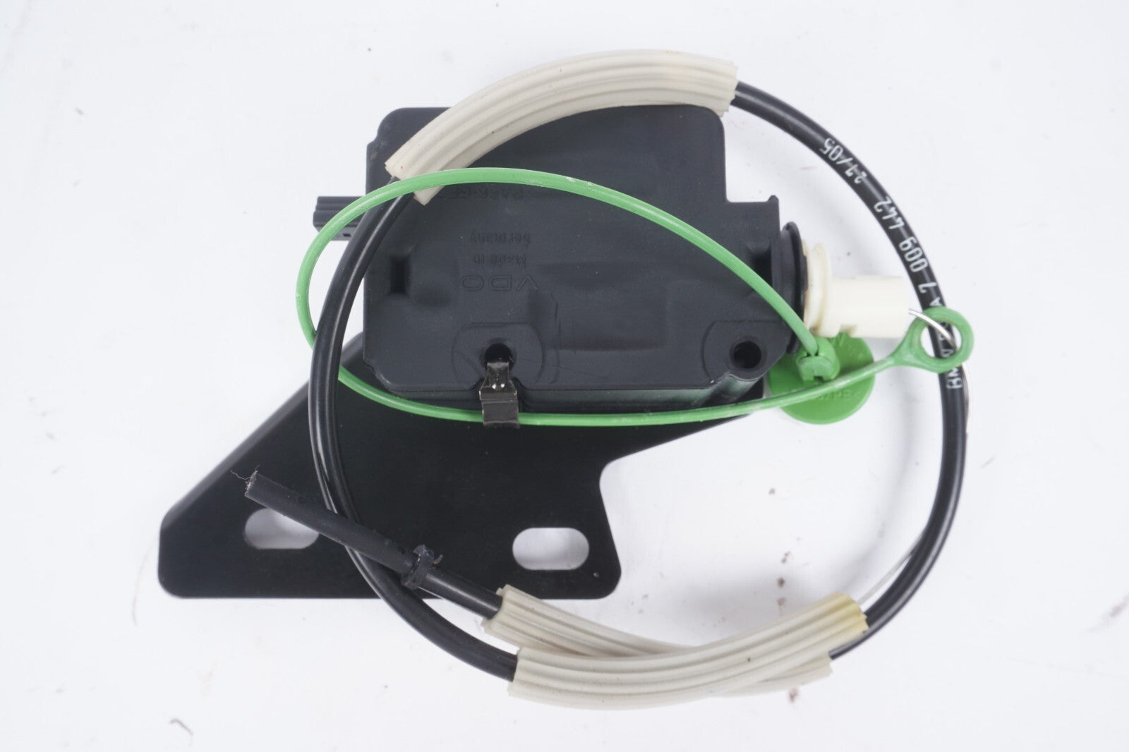 2004 - 2010  BMW 650i E63 E64 Fuel Tank Door & Cap w/ Actuator OEM