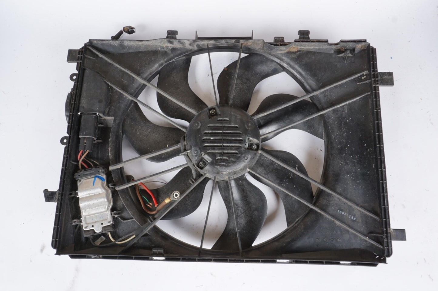 08-20 Mercedes W204 C250 C300 SLK250 Engine Radiator Cooling Fan Motor Assembly