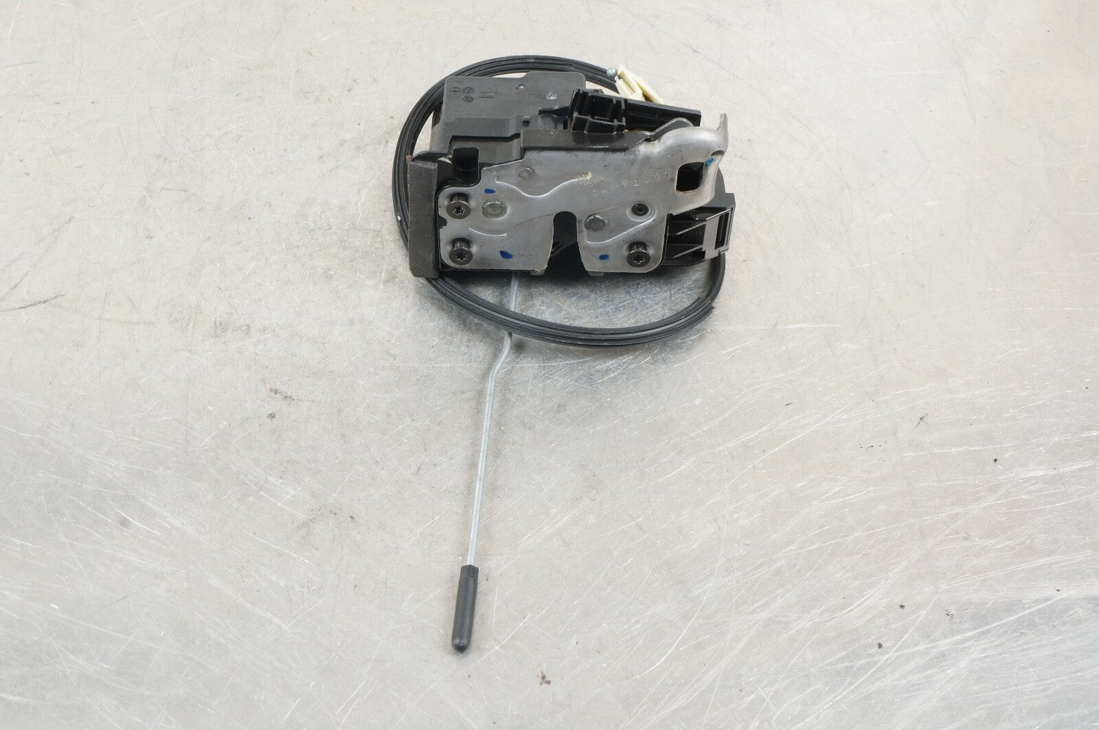 CHEVY GMC FRONT PASSENGER RH DOOR LOCK ACTUATOR OEM P/N 13597551