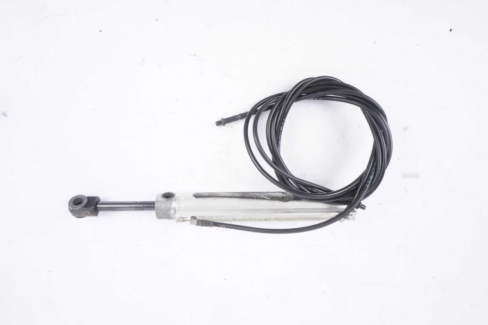 06-13 VOLVO C70 CONVERTIBLE ROOF TOP HYDRAULIC  SHOCK LINE 11, 12