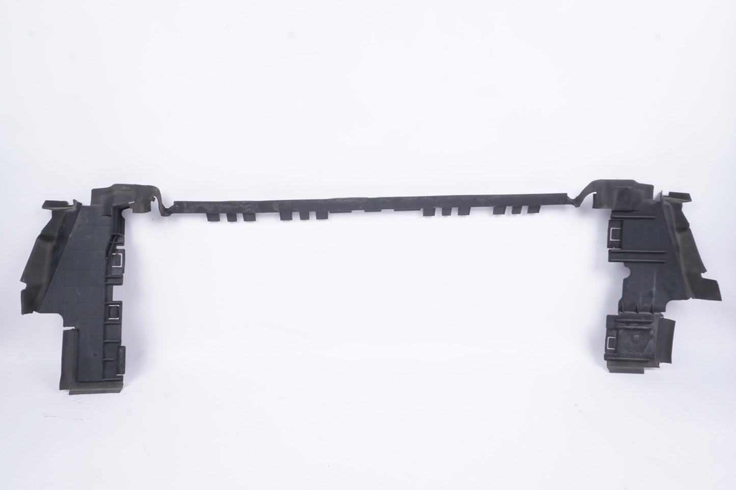 10-17 Mercedes W207 E350 E400 Radiator Support Baffle Air Duct 2075052530 OEM