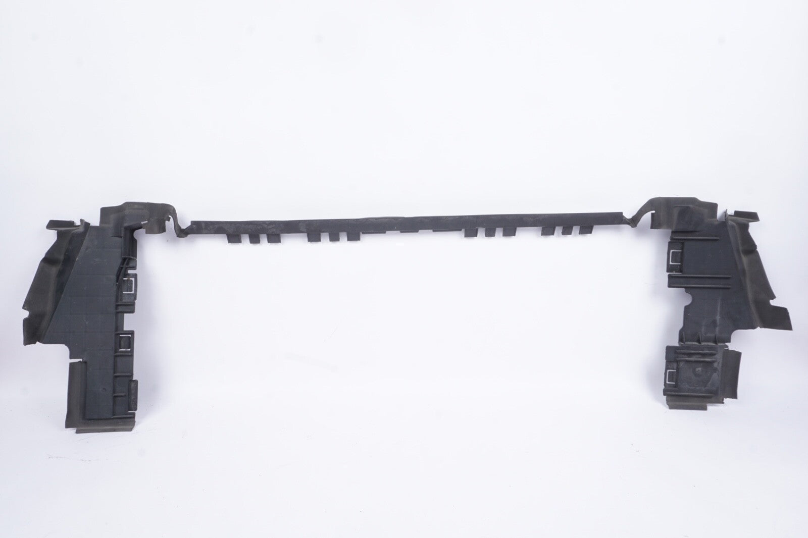 10-17 Mercedes W207 E350 E400 Radiator Support Baffle Air Duct 2075052530 OEM