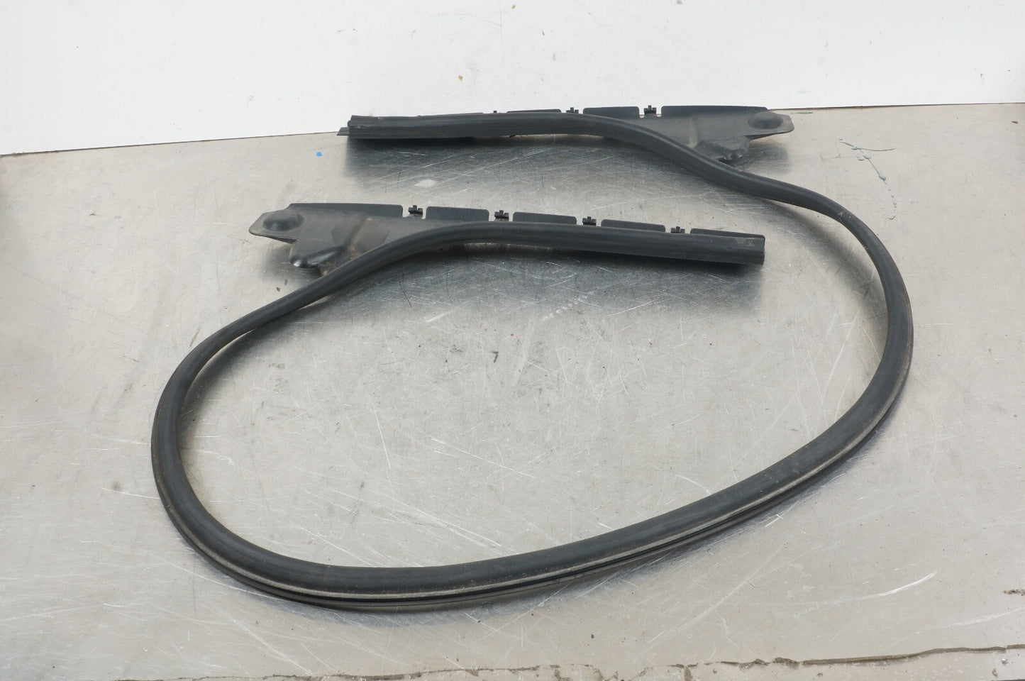 2007 - 2013 Mercedes Benz S Class W221 Gasket Bonnet Hood Seal Fener Panels