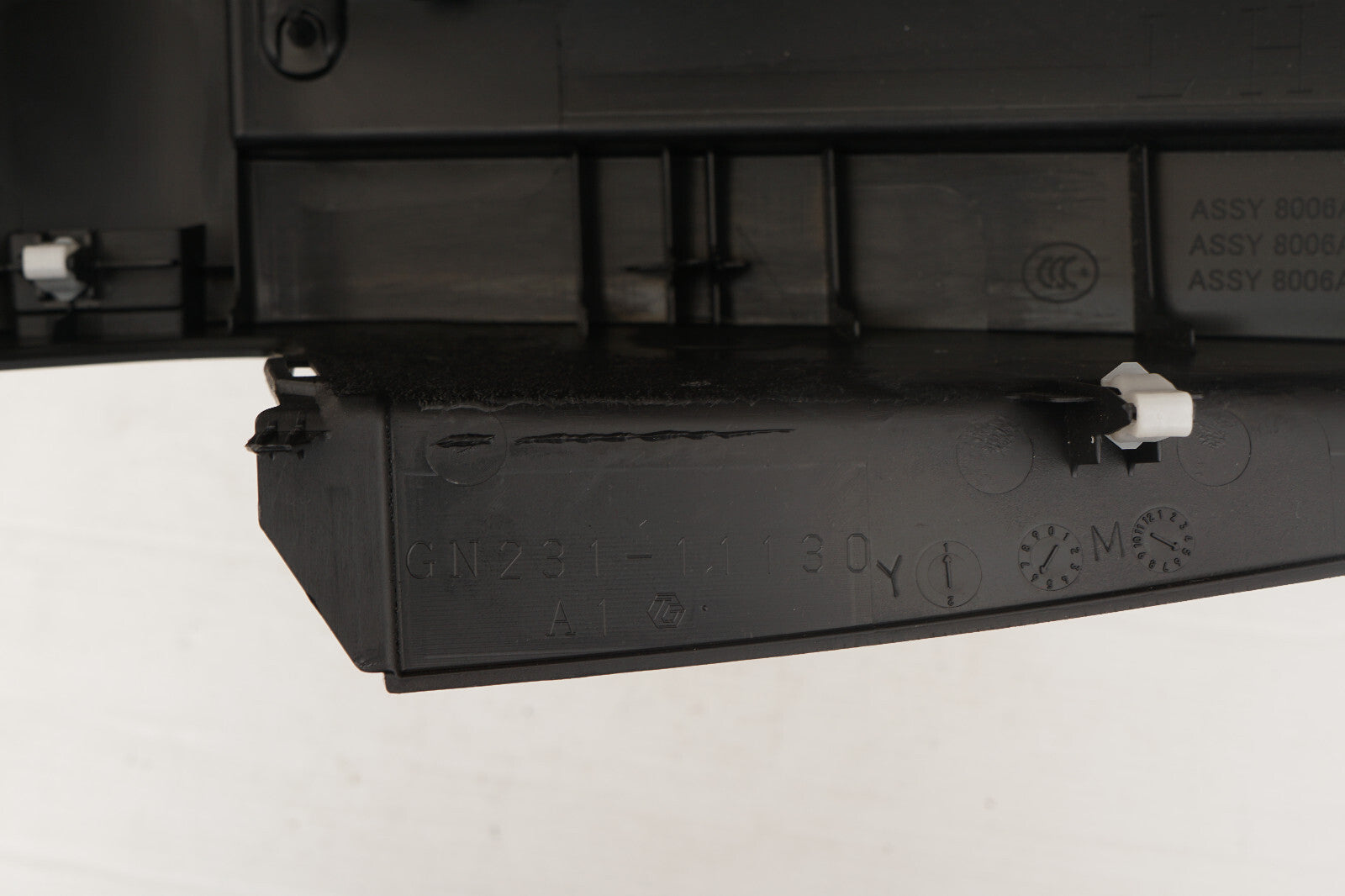 2014 - 2020 MITSUBISHI OUTLANDER DASHBOARD GLOVE BOX STORAGE COMPARTMENT OEM