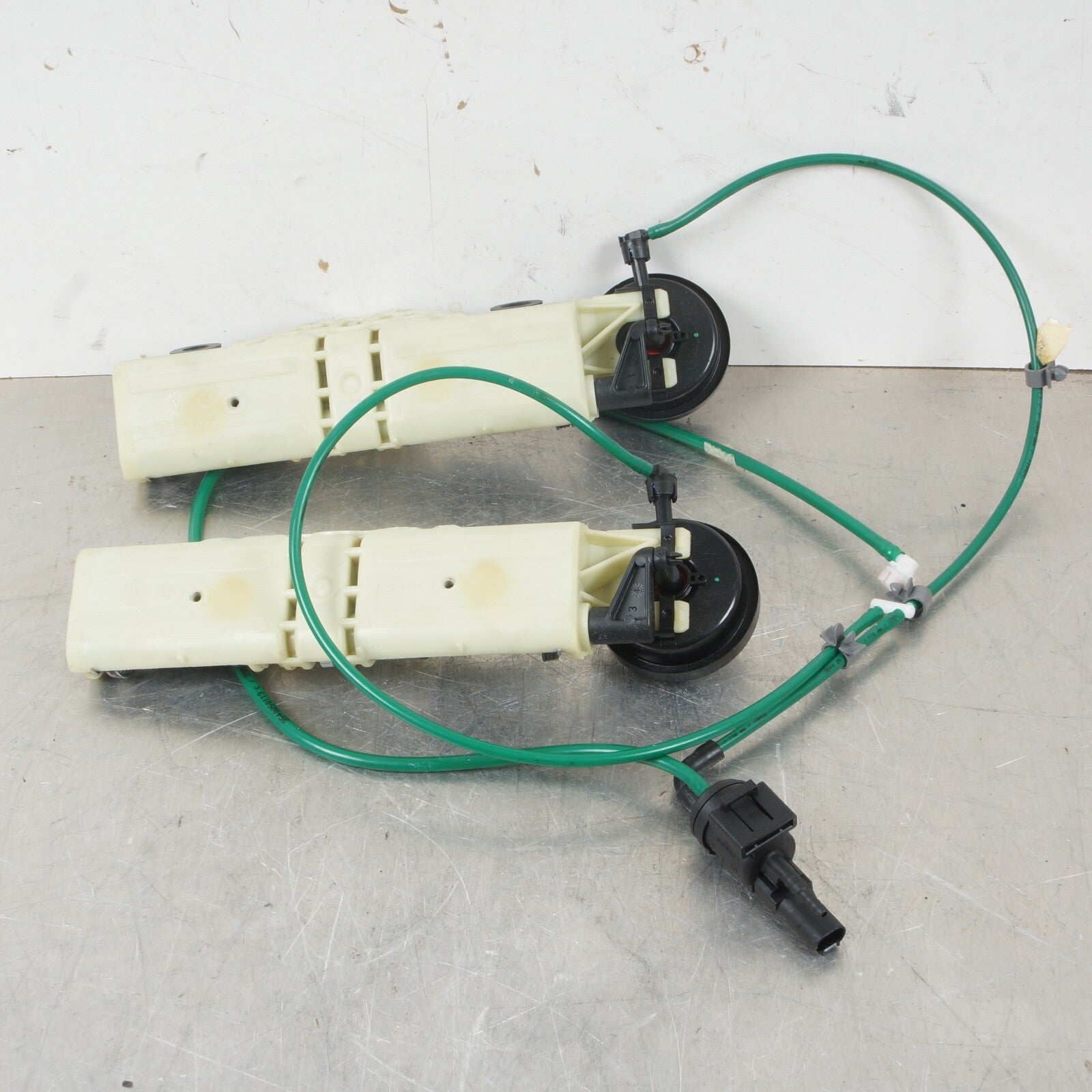 2007 2008 2009 Mercedes CL63 AMG CL550 REAR HEADREST ACUTATOR VACUUM LIFT PAIR