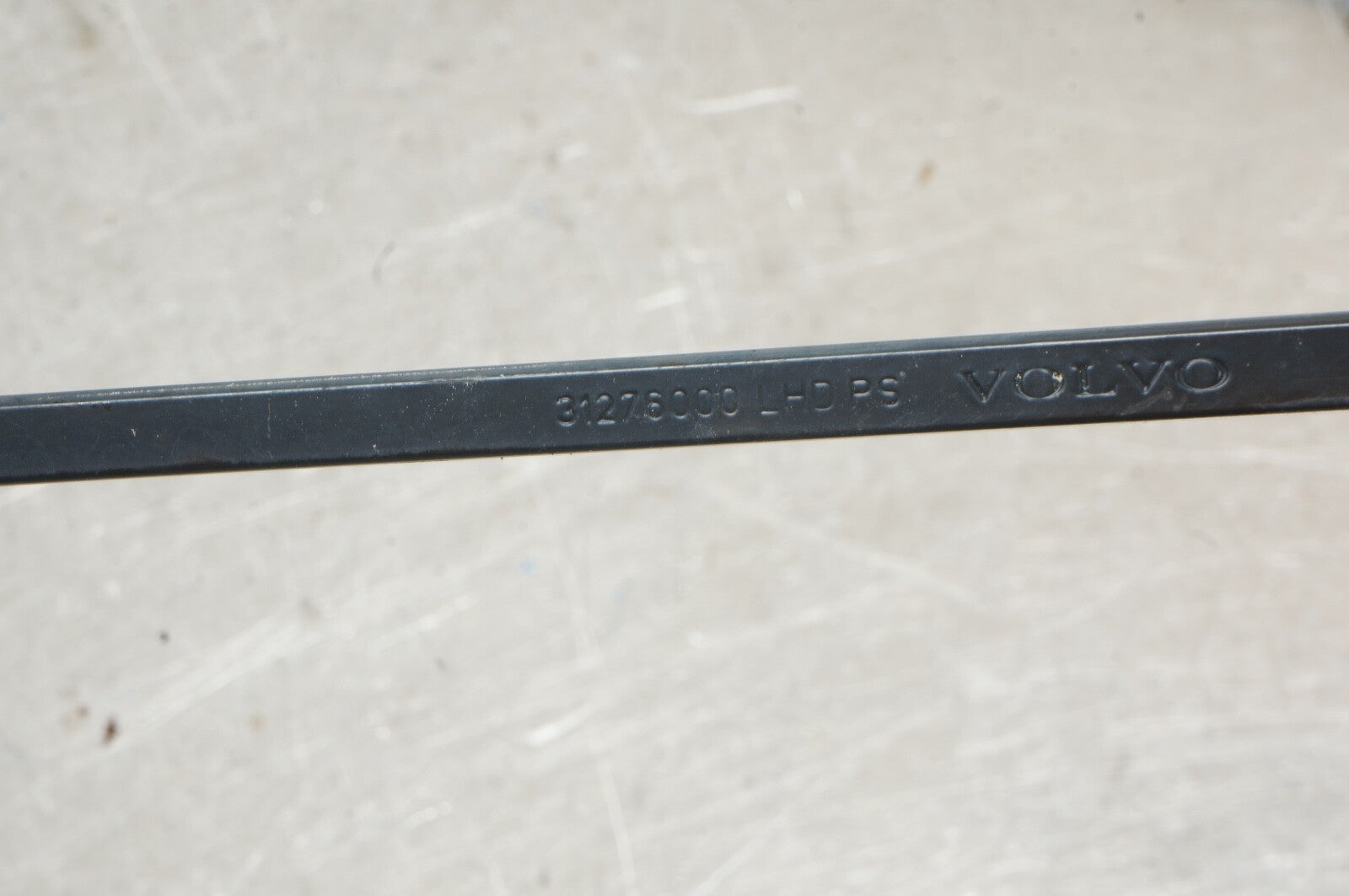 2006 - 2013 VOLVO C70 WINDSHIELD WIPER ARMS PAIR LEFT AND RIGHT