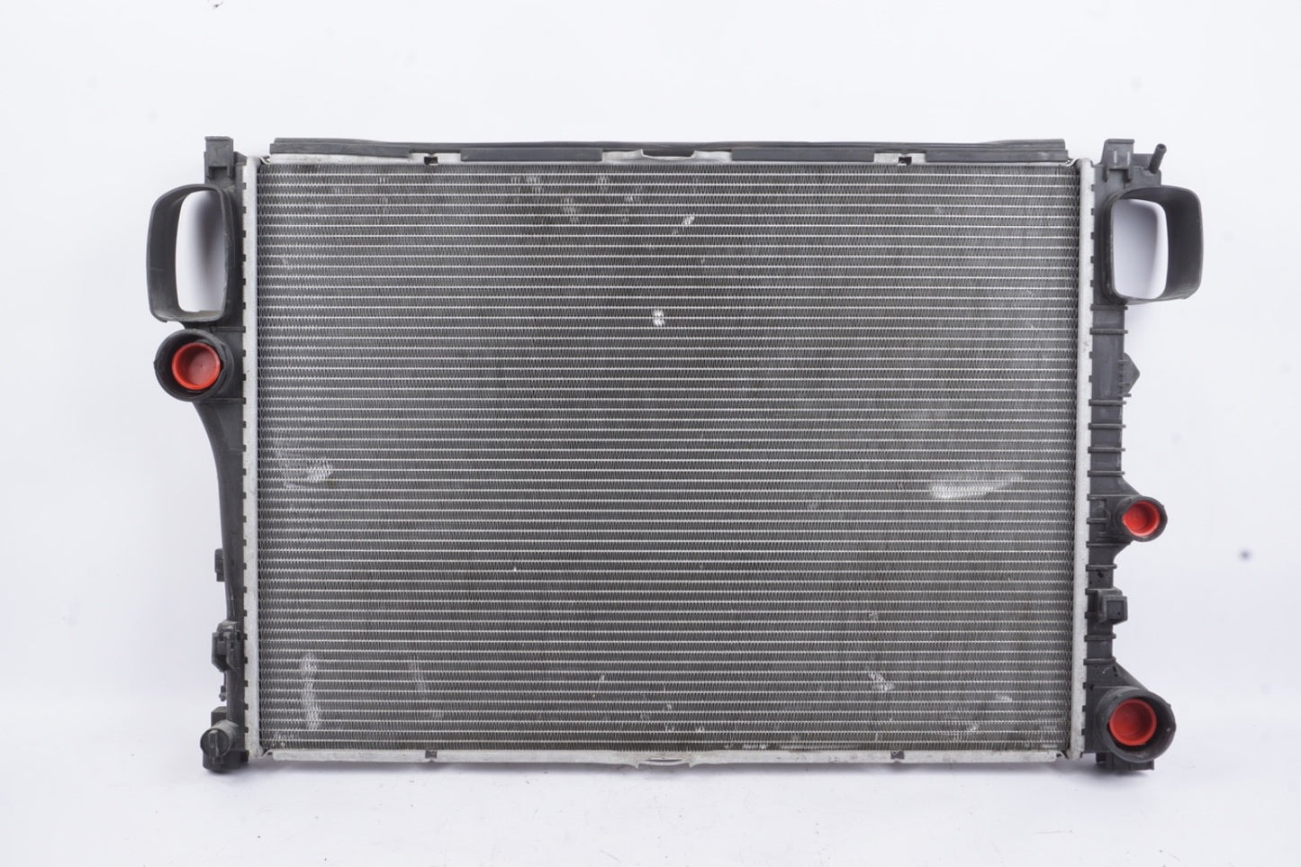 2010 - 2013 Mercedes-Benz S550 Engine Cooling Radiator 2215003203 OEM