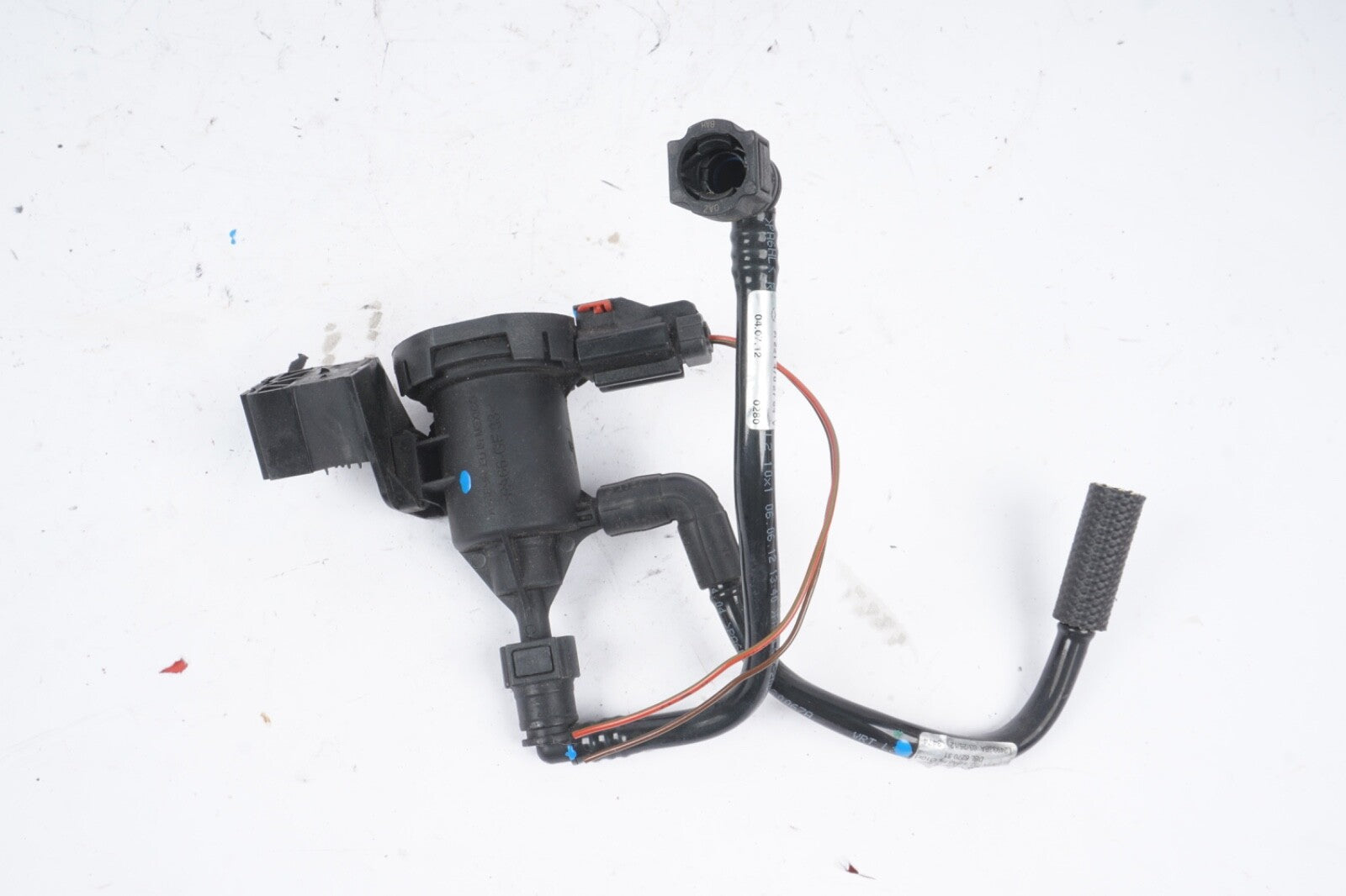 11-18 Mercedes W216 CL550 CLS550 S550 Fuel System Purge Valve 0014760532 OEM