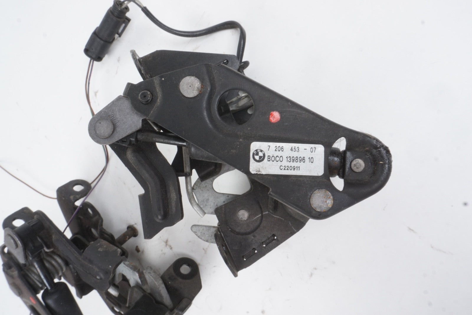 09-17 BMW F01 F06 F07 F10 F12 535I 550I 650I 750I LEFT RIGHT HOOD LOCK LATCH SET