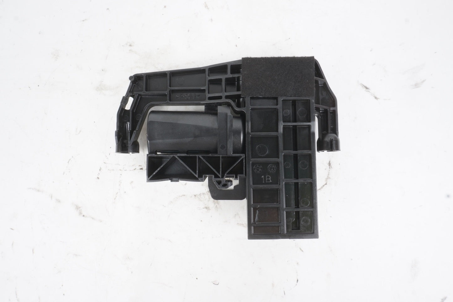 2006 - 2014 Mercedes E350 C250 Left Headrest Control Motor OEM