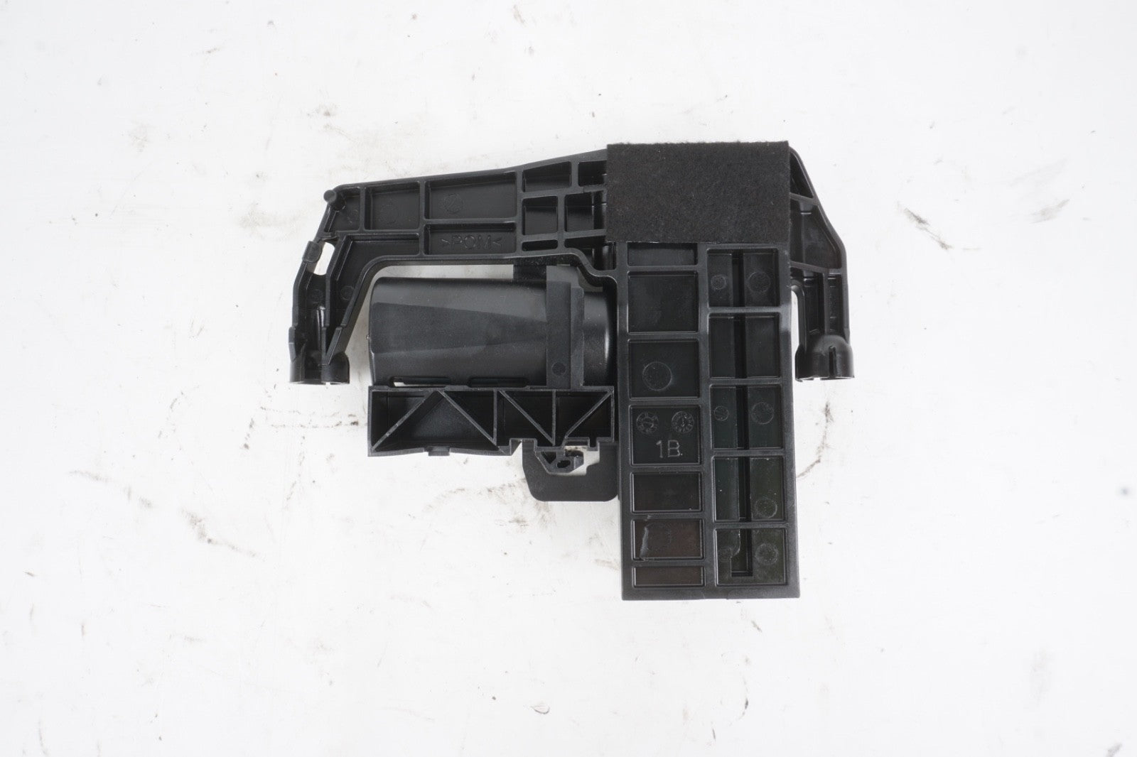2006 - 2014 Mercedes E350 C250 Left Headrest Control Motor OEM