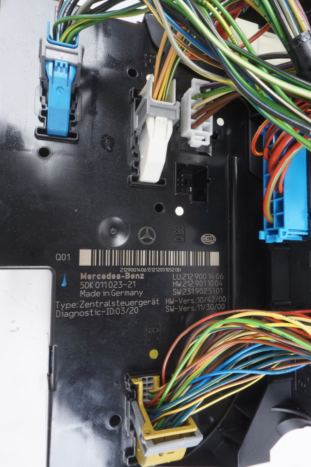 2010 - 2018 Mercedes W212 E400 E550 Rear Relay Fuse Box Sam Module Control OEM