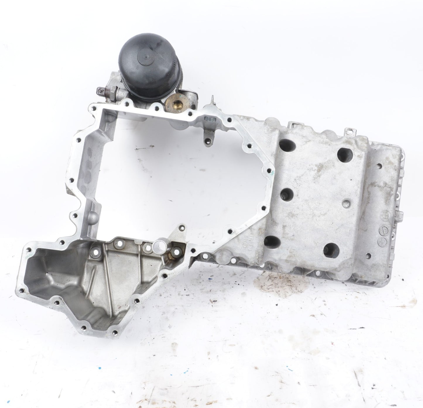 13 - 18 BMW 550I 650I 750I 4.4L N63TU Oil Pan Upper OEM