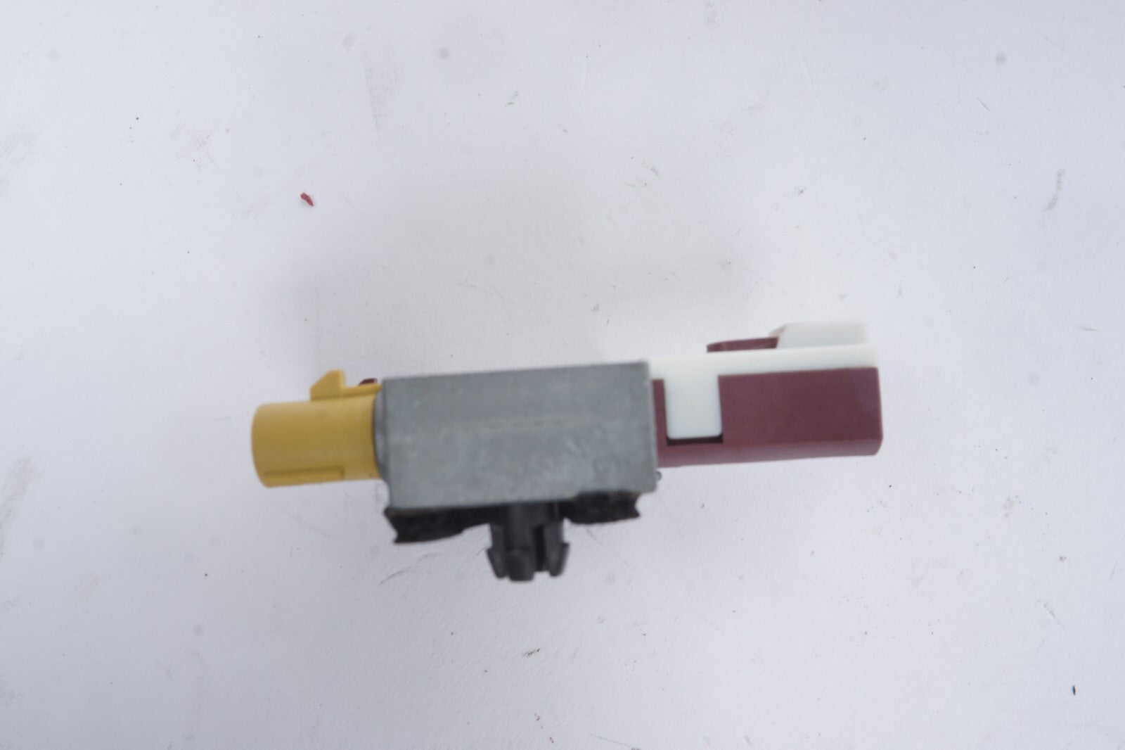 10-17 Mercedes W207 E350 E550 Radio Amplifier Splitter Module A2128704089 OEM