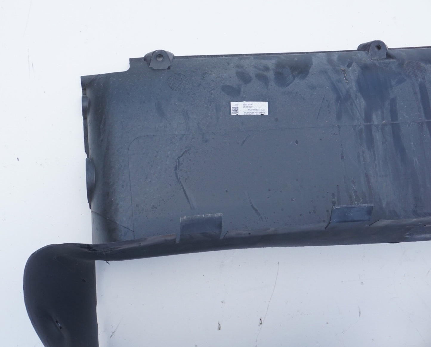 2011 - 2017 PORSCHE CAYENNE RADIATOR SHUTTER GRILLE ASSEMBLY 7P5121293C