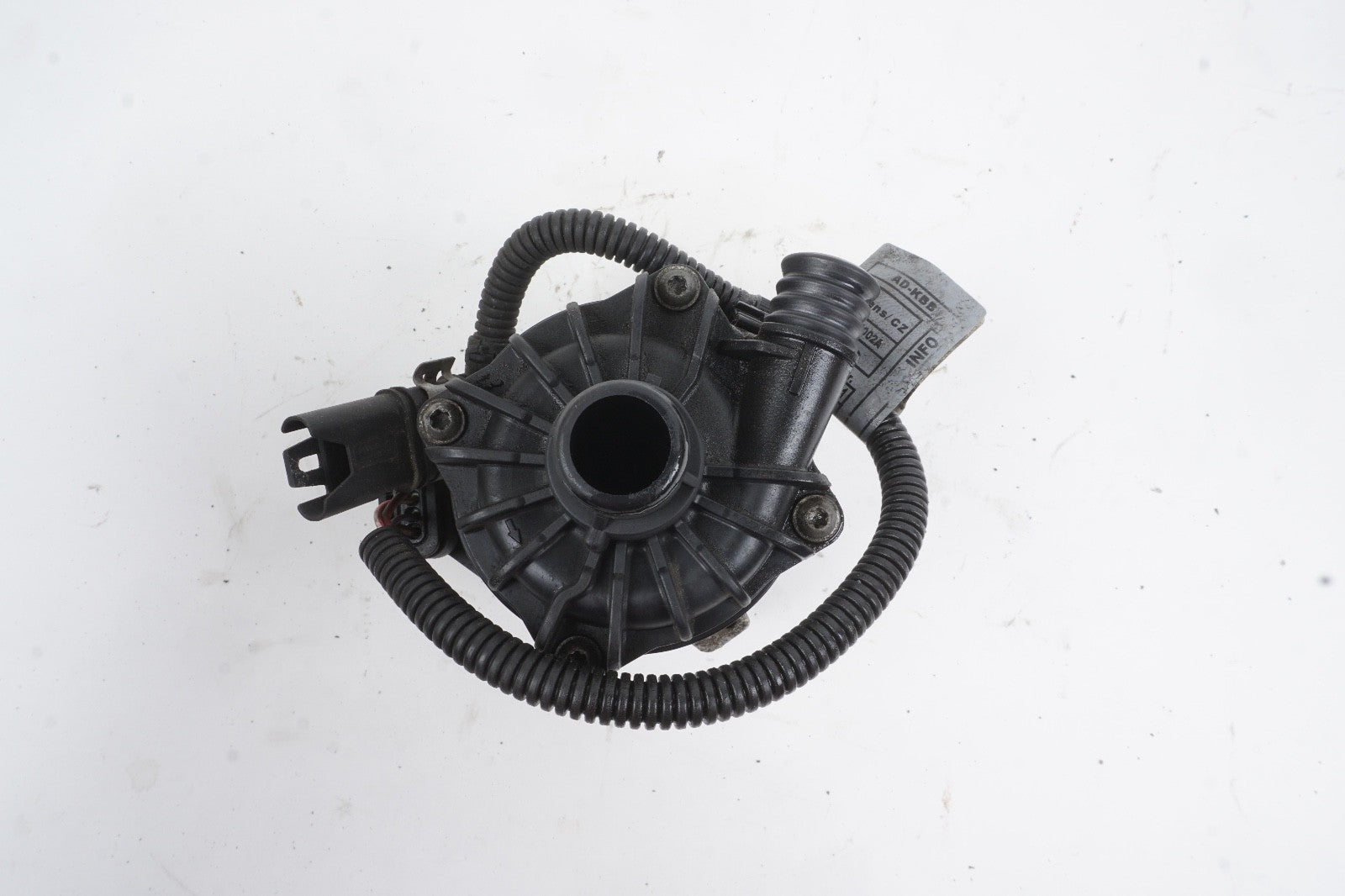 08-21 BMW Auxiliary Water Pump 7566335 E70 F15 F01 F02 F04 F10 F13 F06 F12 E71