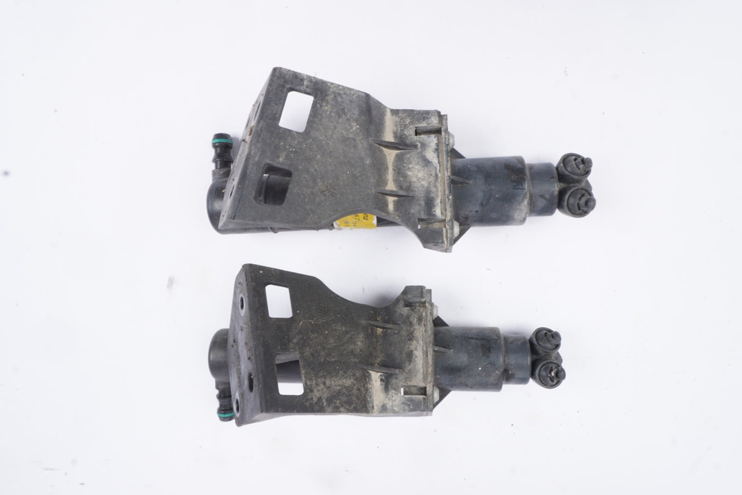 06-11 Mercedes GL450 ML350 Front Right Headlight Washer Water Spray Nozzle Oem