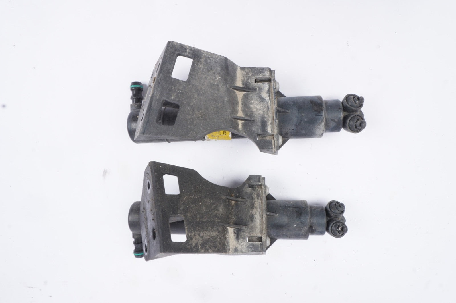 06-11 Mercedes GL450 ML350 Front Right Headlight Washer Water Spray Nozzle Oem