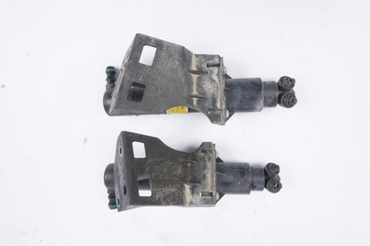 06-11 Mercedes GL450 ML350 Front Right Headlight Washer Water Spray Nozzle Oem